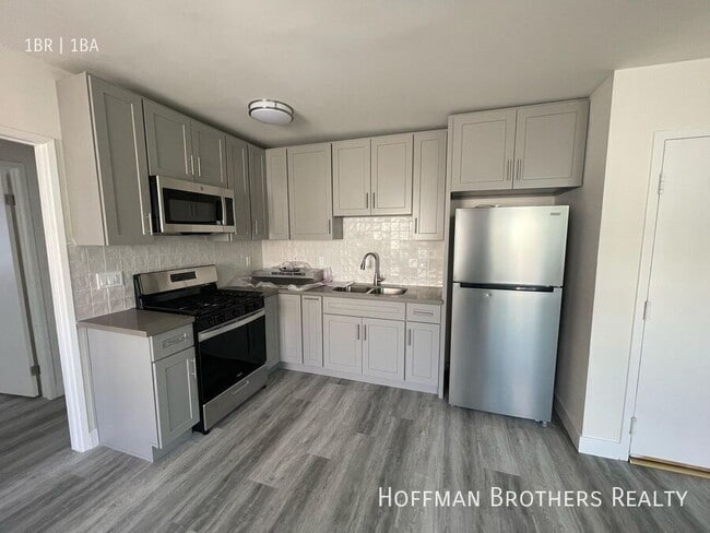 13253 Vanowen St in Los Angeles, CA - Building Photo - Building Photo