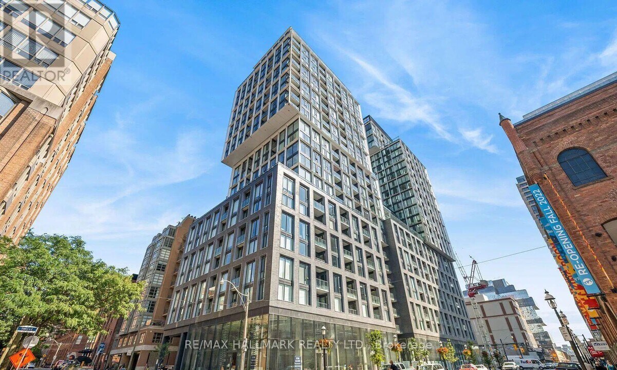 158-158 Front St E in Toronto, ON - Building Photo