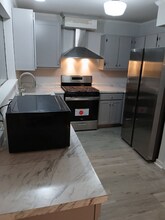 130 Creekmont Way in Roswell, GA - Building Photo - Building Photo