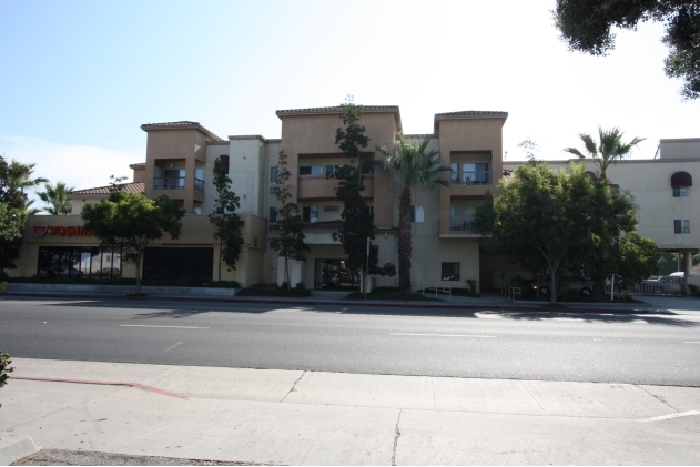 South Gate Senior Villas in South Gate, CA - Foto de edificio - Building Photo