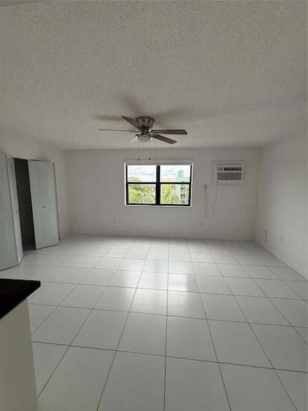 17350 NW 68th Ave, Unit 300-118A in Hialeah, FL - Building Photo - Building Photo
