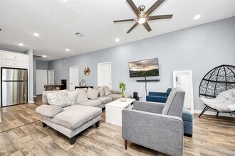 3025 Drew St in Houston, TX - Building Photo - Building Photo