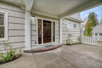 950 17th Ave E in Seattle, WA - Building Photo - Building Photo