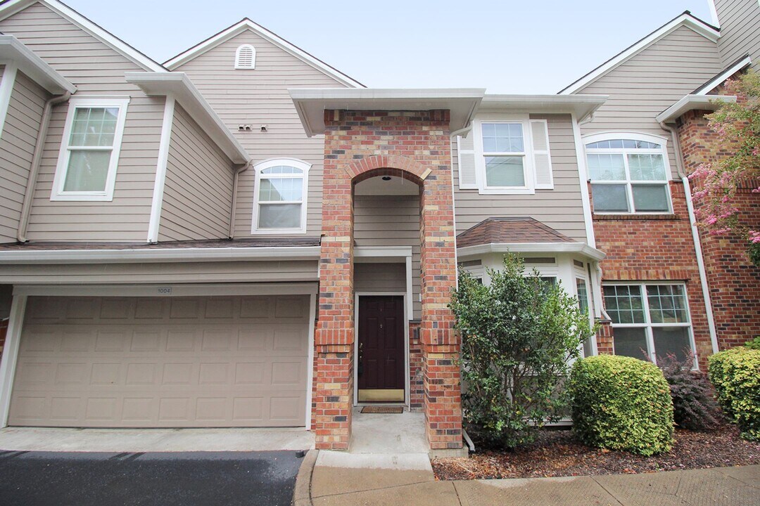 1180 NE 63rd Way in Hillsboro, OR - Building Photo