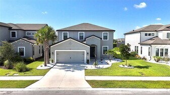 9312 Tequila Sunrise Dr in Sarasota, FL - Building Photo