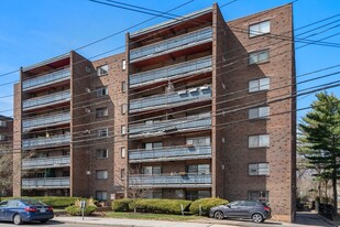 32 Whites Ave in Watertown, MA - Building Photo