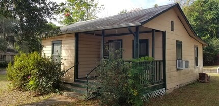 2012 Husson Ave in Palatka, FL - Building Photo - Building Photo