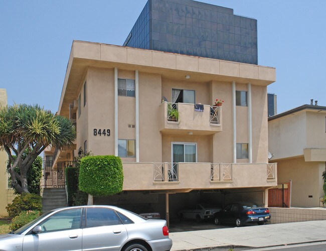 8449 Blackburn Ave in Los Angeles, CA - Foto de edificio - Building Photo