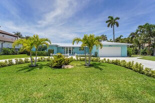 3431 NE 26th Ave in Lighthouse Point, FL - Building Photo