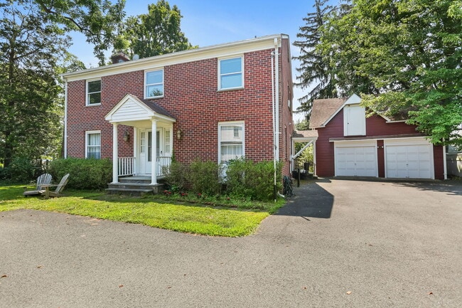 property at 11A Mead Ave