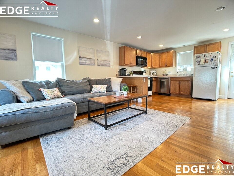 8 Bennett St in Boston, MA - Building Photo