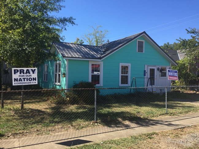 61 Georgia Ave in Summerville, GA - Building Photo - Building Photo