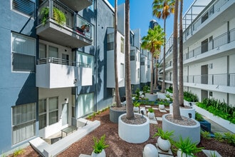 101 Market St, Unit Atria in San Diego, CA - Foto de edificio - Building Photo