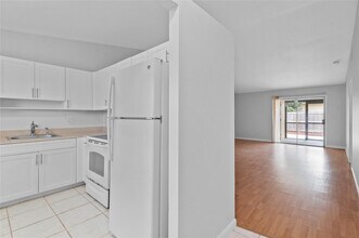 4325 NW 5th Ave in Pompano Beach, FL - Building Photo - Building Photo