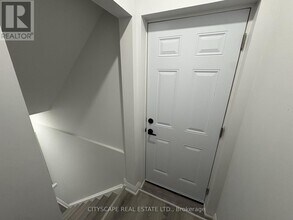 5517 Meadowcrest Ave in Mississauga, ON - Building Photo - Building Photo