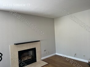 44116 Sunview Ct in Lancaster, CA - Building Photo - Building Photo