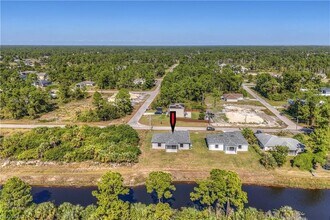 1132 Cummings St E in Lehigh Acres, FL - Building Photo - Building Photo