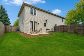 514 Powers Ct in Yorkville, IL - Building Photo - Building Photo