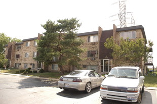 1715 W Chariot Ct Apartments