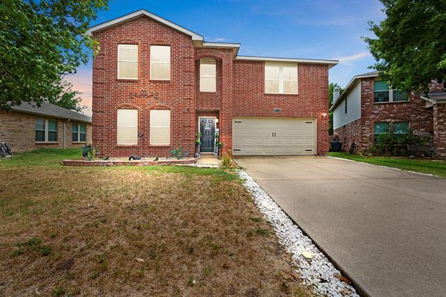 2004 Blanco Ln in Justin, TX - Foto de edificio