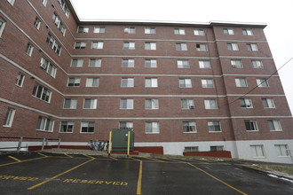 Feaster Apartments in Portsmouth, NH - Building Photo - Building Photo