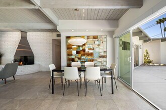 1155 E Paseo El Mirador in Palm Springs, CA - Building Photo - Building Photo