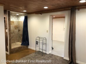 228 W Whitman Dr in College Place, WA - Building Photo - Building Photo