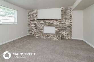 5821 Outer Dr in Knoxville, TN - Foto de edificio - Building Photo