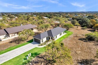 3205 Douglas Dr in Horseshoe Bay, TX - Building Photo - Building Photo