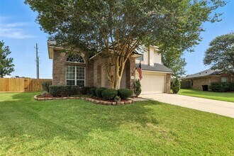 8002 Blackcherry Ln in Baytown, TX - Building Photo - Building Photo