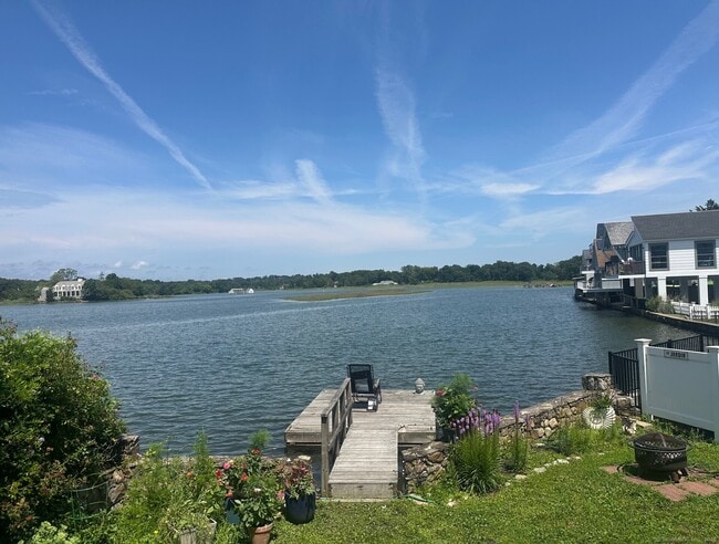 property at 205 Hillspoint Rd