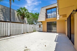 6604 66th Way in West Palm Beach, FL - Building Photo - Building Photo