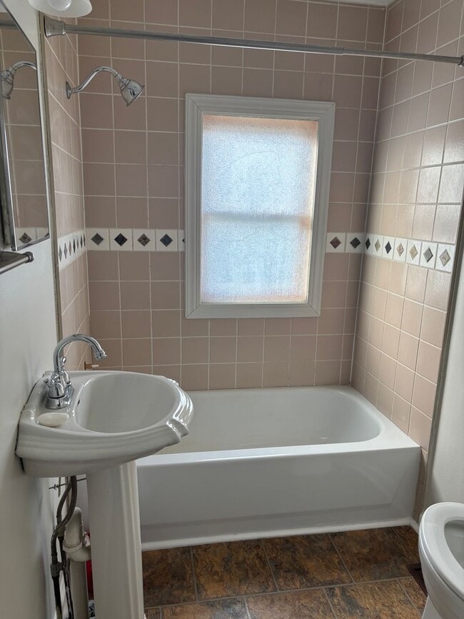 1041 Riverside Ave in Kingsport, TN - Foto de edificio - Building Photo