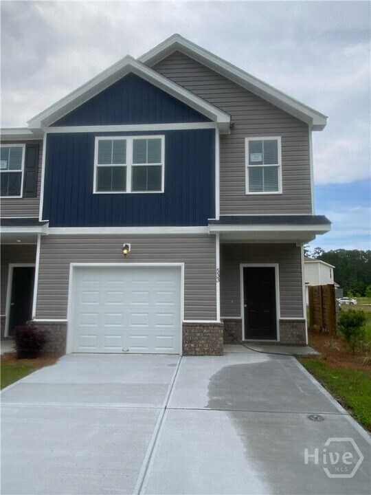 533 Gov Treutlen Cir in Pooler, GA - Building Photo