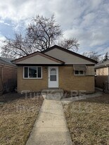 7732 S Lotus Ave in Burbank, IL - Building Photo