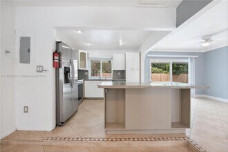 2441 Tarpon Dr in Miramar, FL - Building Photo - Building Photo