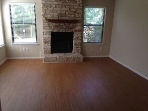 12307 Deer Falls Dr in Austin, TX - Foto de edificio - Building Photo