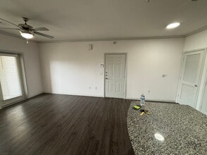 4624 Cromwell Dr in Kyle, TX - Foto de edificio - Building Photo