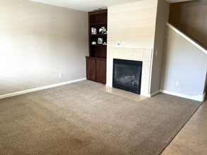 460 Lindberg Cir in Petaluma, CA - Building Photo - Building Photo