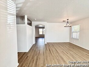 6414 Royal in San Antonio, TX - Building Photo - Building Photo