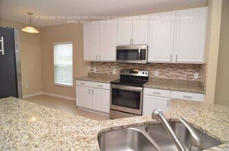 5194 Deltona Blvd in Spring Hill, FL - Building Photo - Building Photo