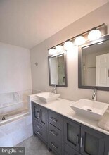 12755 Fair Crest Ct in Fairfax, VA - Building Photo - Building Photo