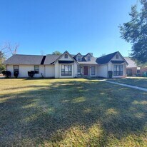 303 Jennifer Cir in Valdosta, GA - Building Photo