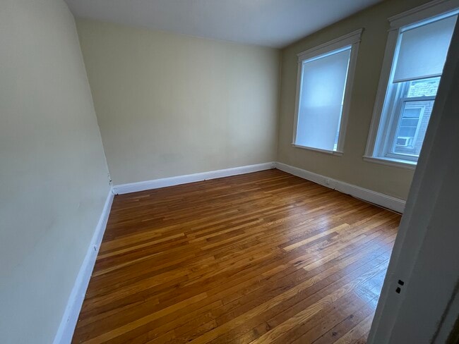 213 Kelton St, Unit 9