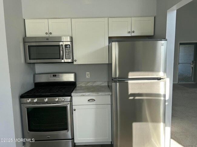 105 Mt Ln in Manasquan, NJ - Building Photo - Building Photo