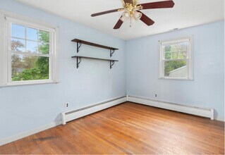 22 Henry St in Salem, NH - Building Photo - Building Photo