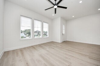 8324 Corinth St in Houston, TX - Building Photo - Building Photo