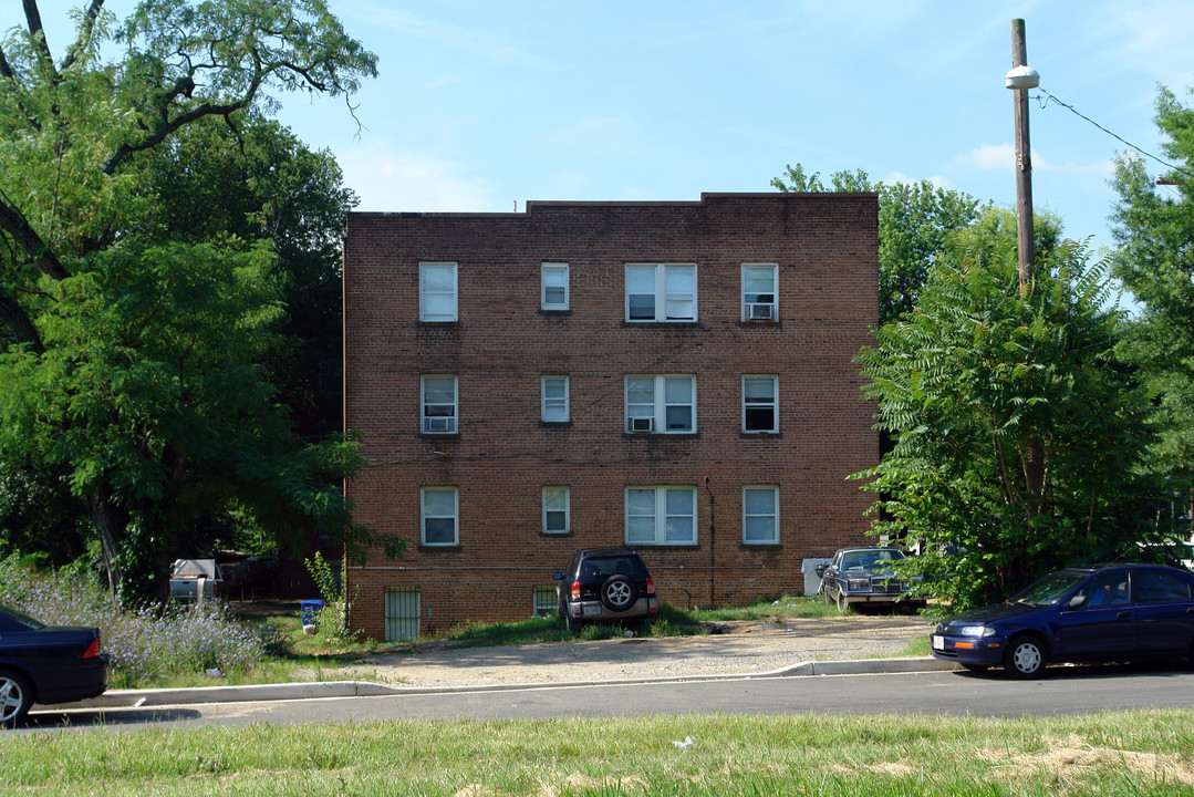 711-719 49th St NE in Washington, DC - Foto de edificio