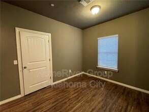 1029 SW 92nd St in Oklahoma City, OK - Building Photo - Building Photo