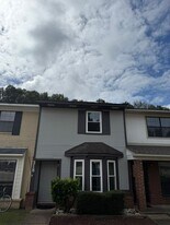 218 Edith Way in Daleville, AL - Building Photo